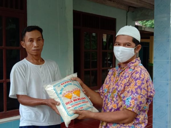 penyaluran Zakat Fitrah masjid Al Ikhlas tahun 2020